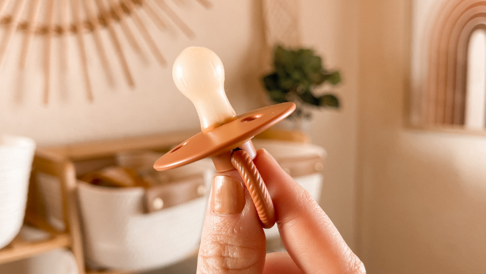 How to 2024 sanitize baby pacifiers