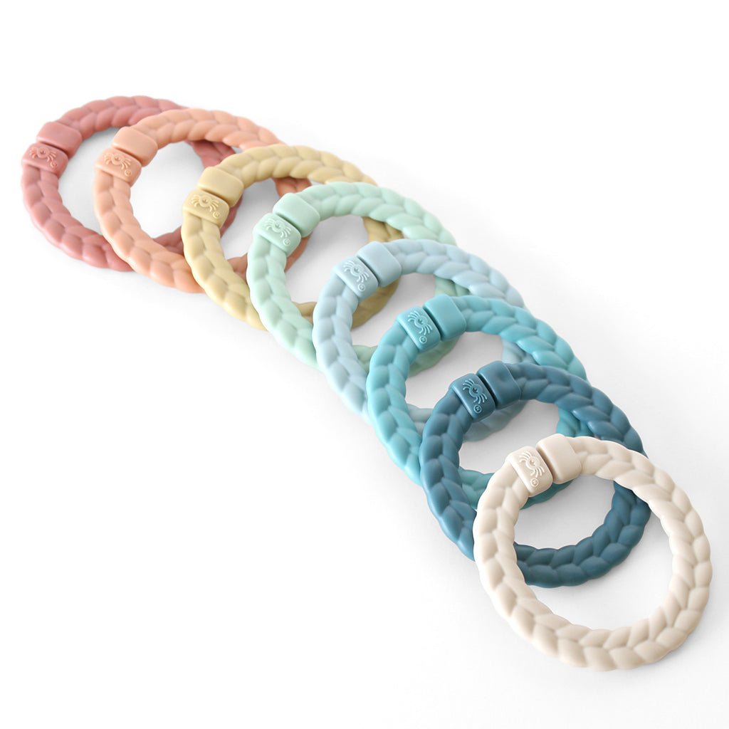 Toy Links: The Essential Travel Companion for Happy Little Explorers - Nest and Sprout