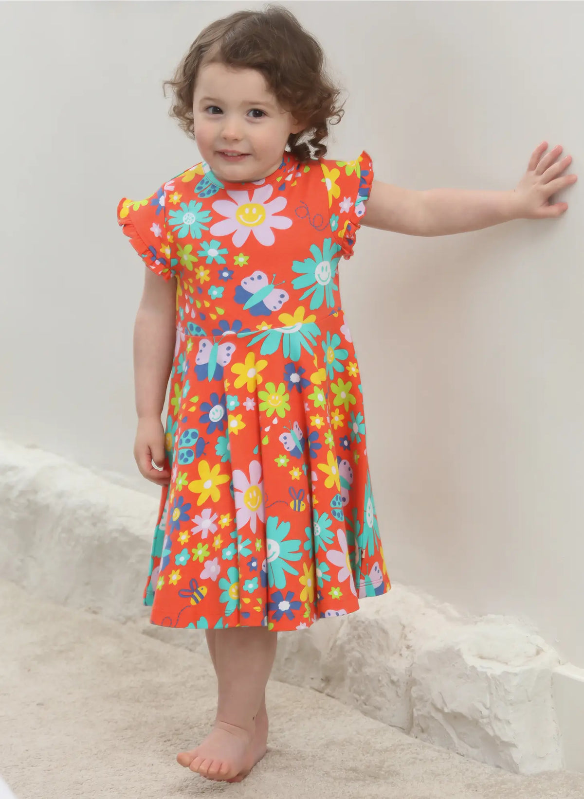 Finding the Perfect Fit: Understanding European and American Kids' Clothing Sizes - Nest and Sprout