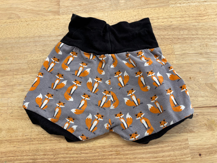 Fox Print Grow-With-Me Shorts – Size 3–12M (Est.)