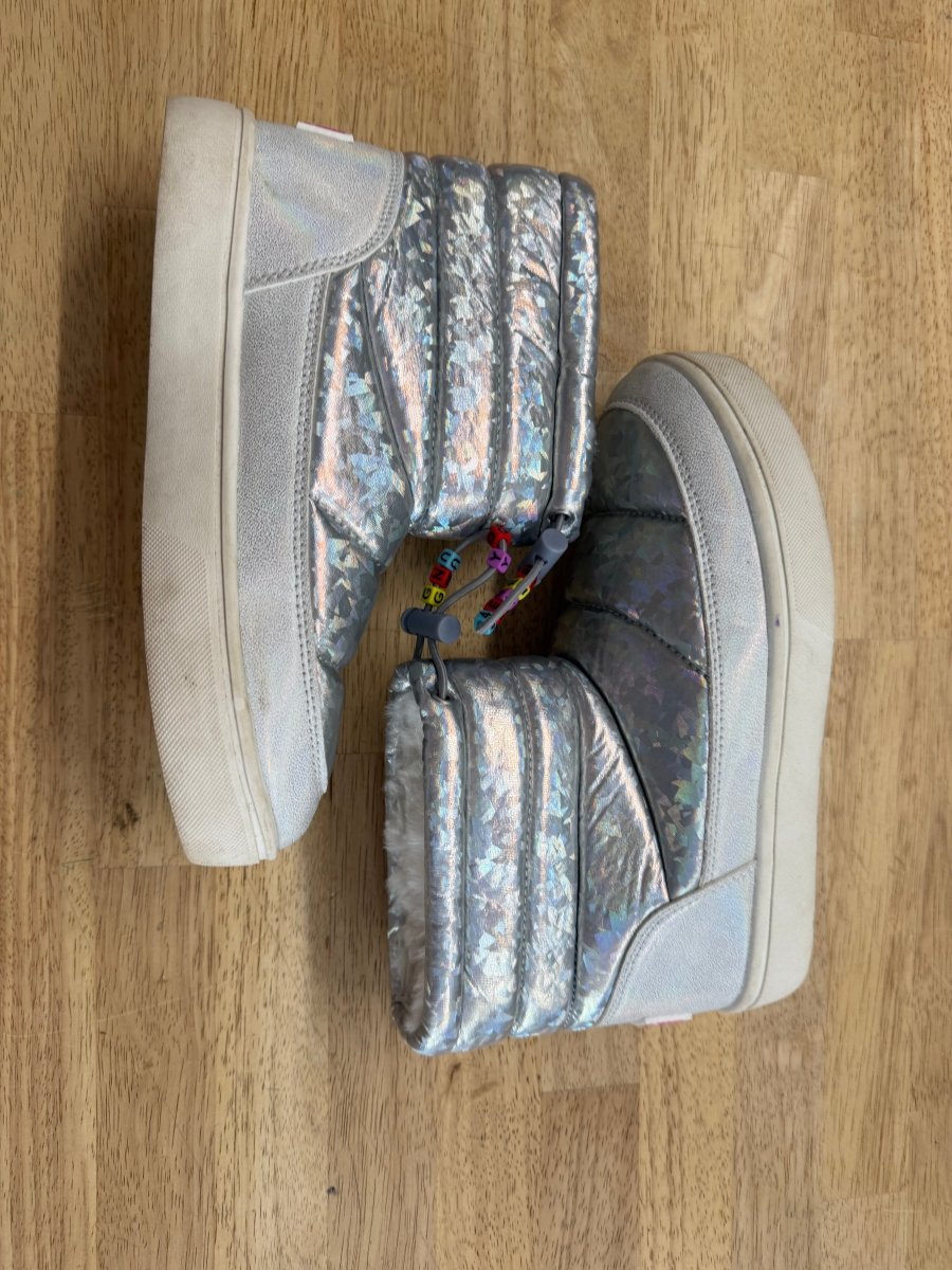 Justice Puffy Fleece Lined Boots – Size 3 | Holographic Silver - Nest and Sprout-Consignment