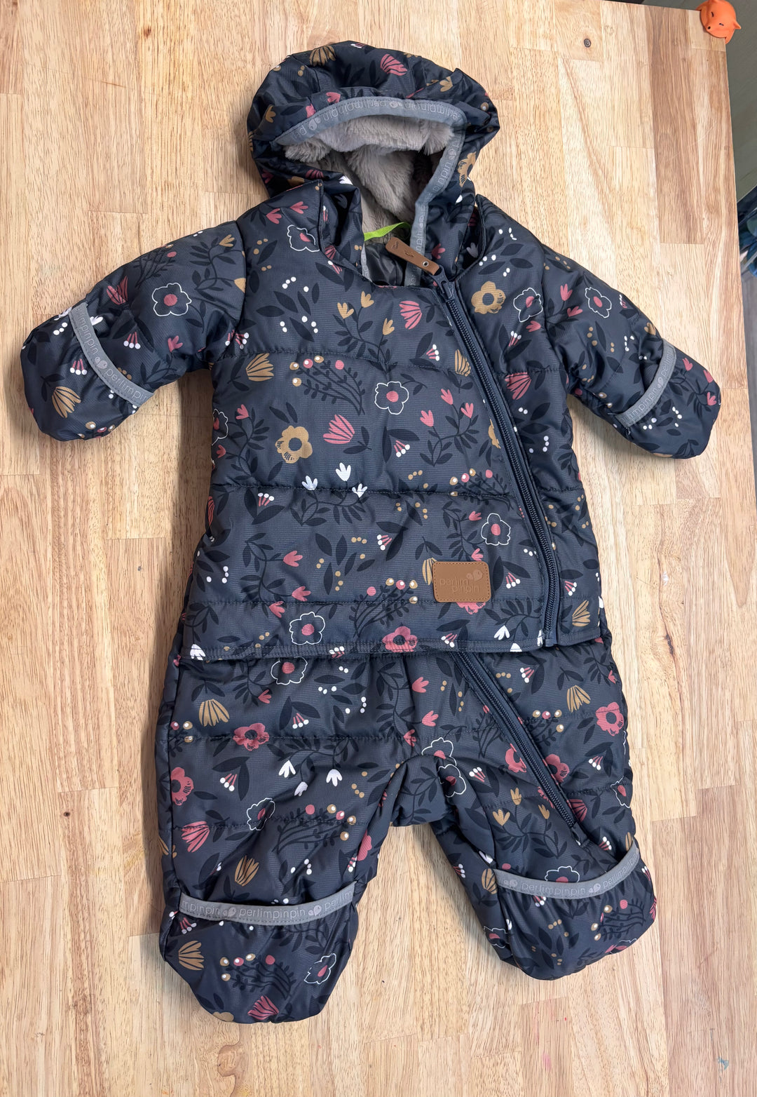 Perlimpinpin Car Seat Safe Snowsuit – Size 6-12M Charcoal Floral