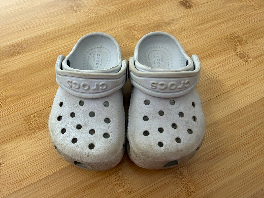Crocs – 6 | Light Blue | Play - Nest and Sprout-Consignment