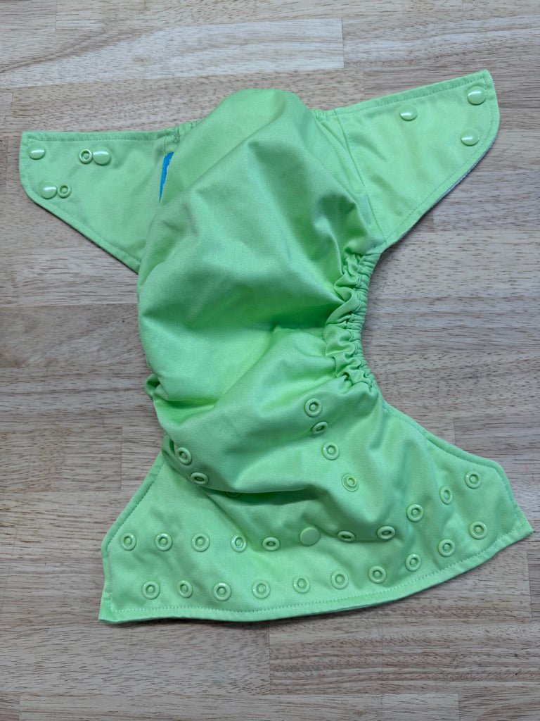 Nuggles Simple Pocket Diaper – One Size | Lime Green Fleece Double Gusset - Nest and Sprout - Consignment