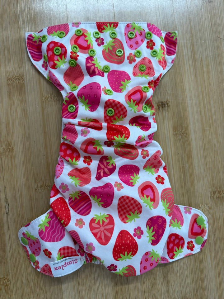 Blueberry Organic Simplex All-In-One Diaper – One Size | Strawberry Print - Nest and Sprout-Consignment