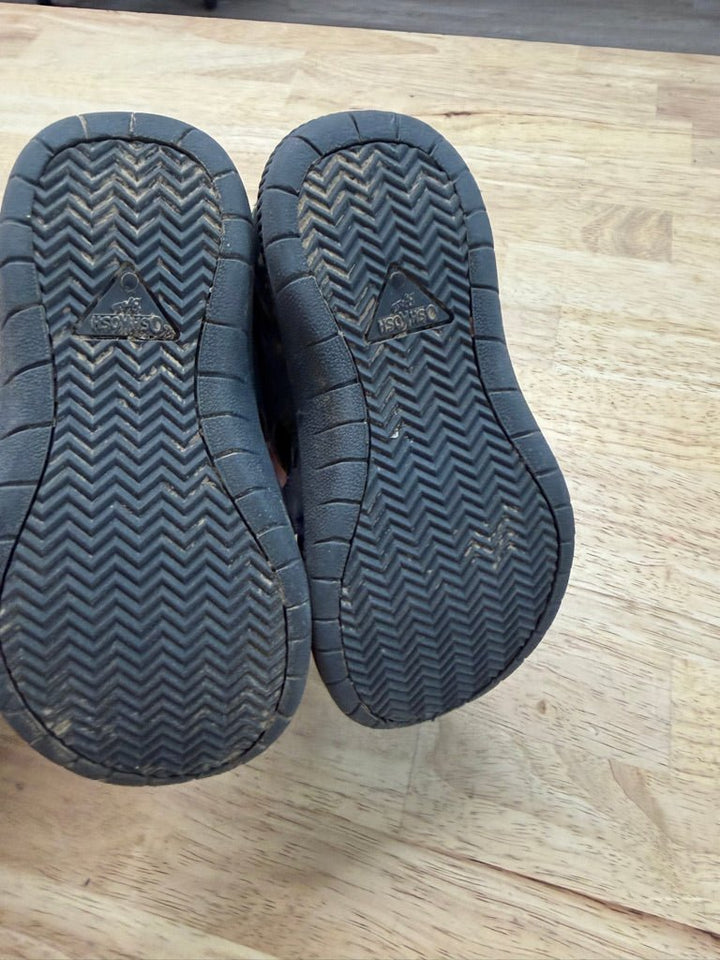 OshKosh Sneakers – 8 | Black Silver & Light Pink | Play - Nest and Sprout - Consignment