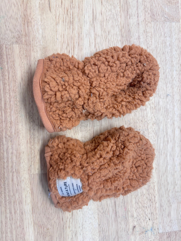 Mini A Ture Teddy Bear Mittens – 12–18M