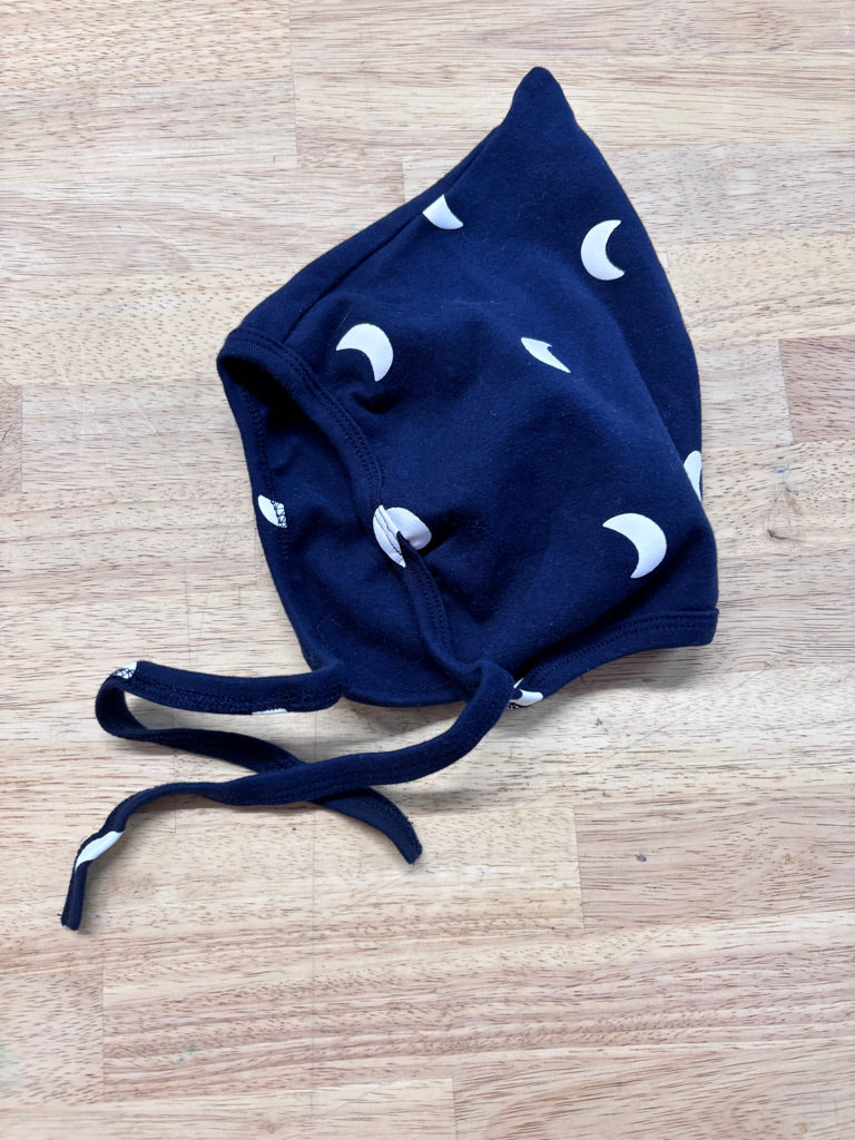 Pixie Bonnet with Tie – 6–12M (Est.)
