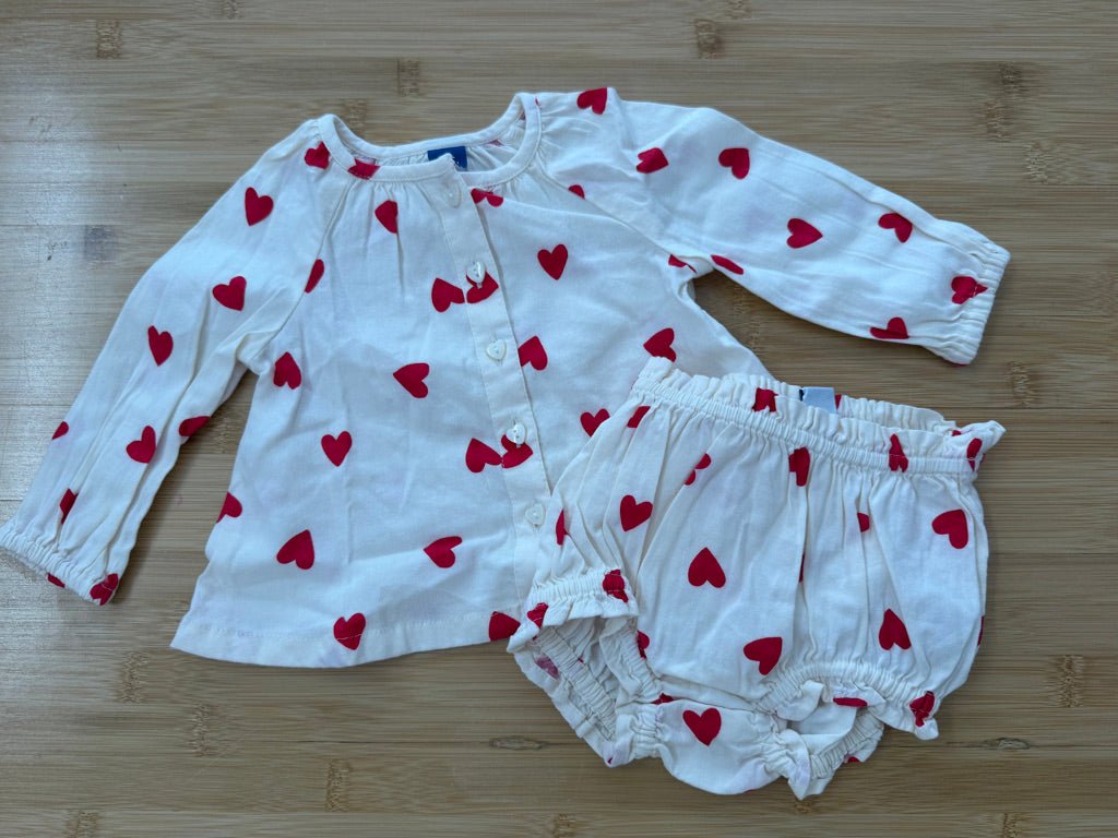 Old Navy Hearts on Cream Two-Piece Set – 3–6M | Button-Up Shirt & Bloomer - Nest and Sprout-Consignment