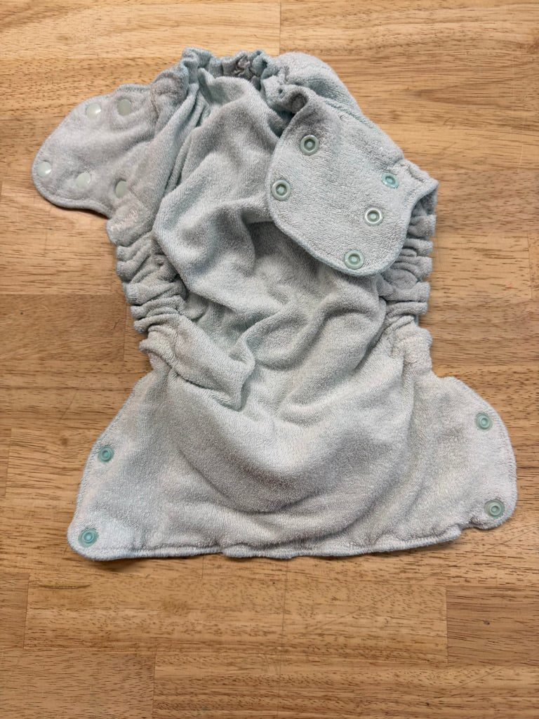Motherease Sandy Fitted Diaper – One Size | Blue Staining - Nest and Sprout - Consignment