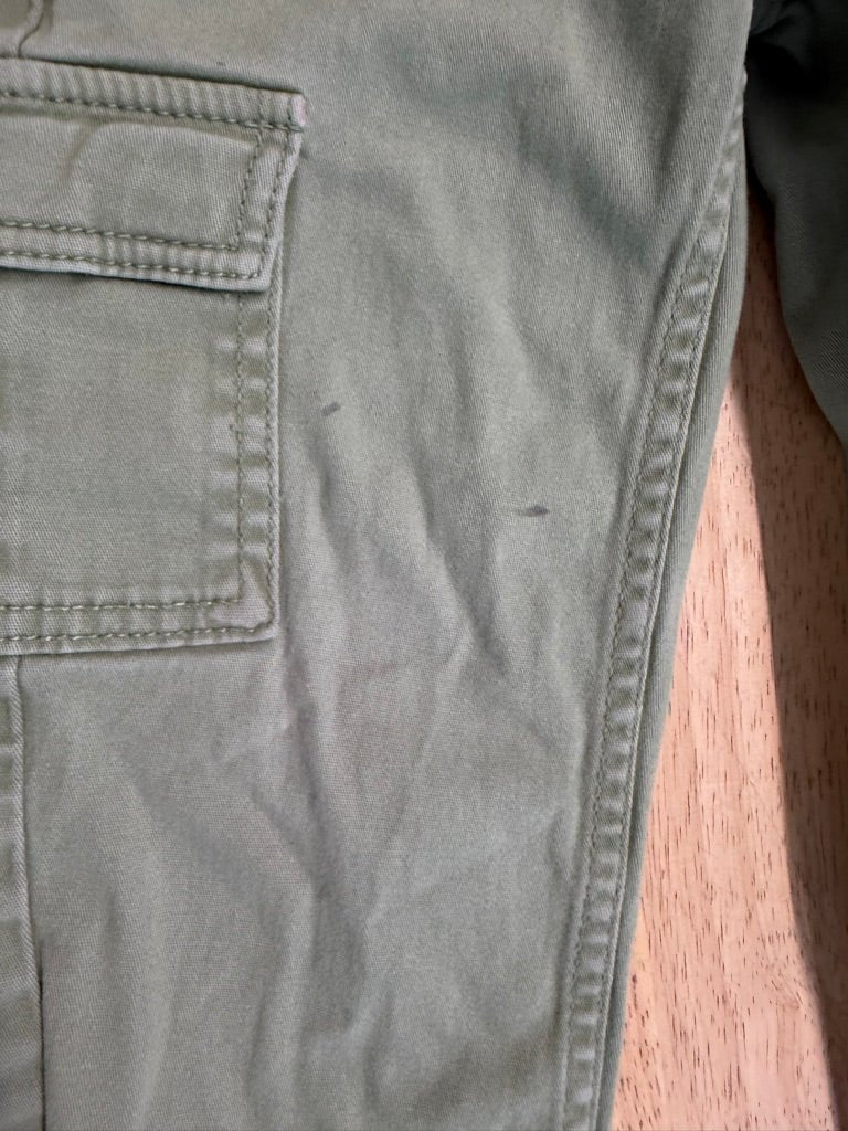 Levi's Cargo Jogger – 5 | Light Green Floral Elastic Detail - Nest and Sprout-Consignment