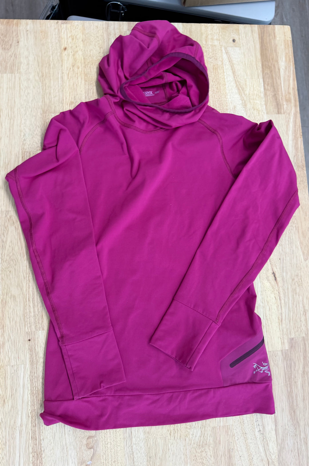 Arc'teryx Fuchsia Hooded Base Layer – Adult S (165/88) | Women's