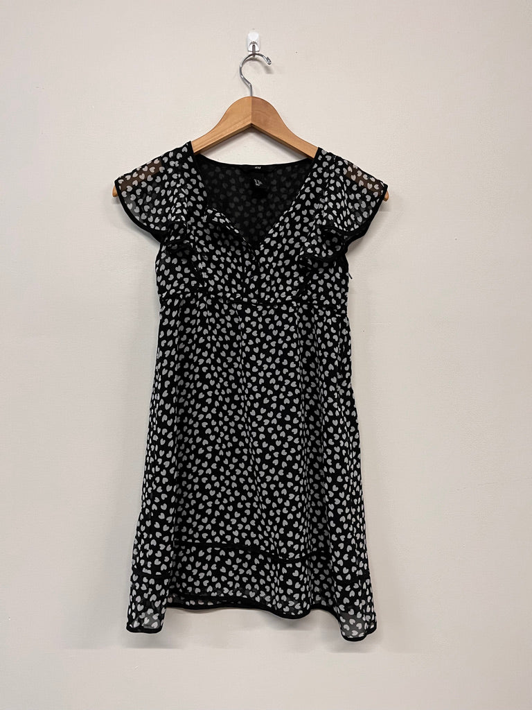 H&M 10–11Y – Grey Heart Print Dress