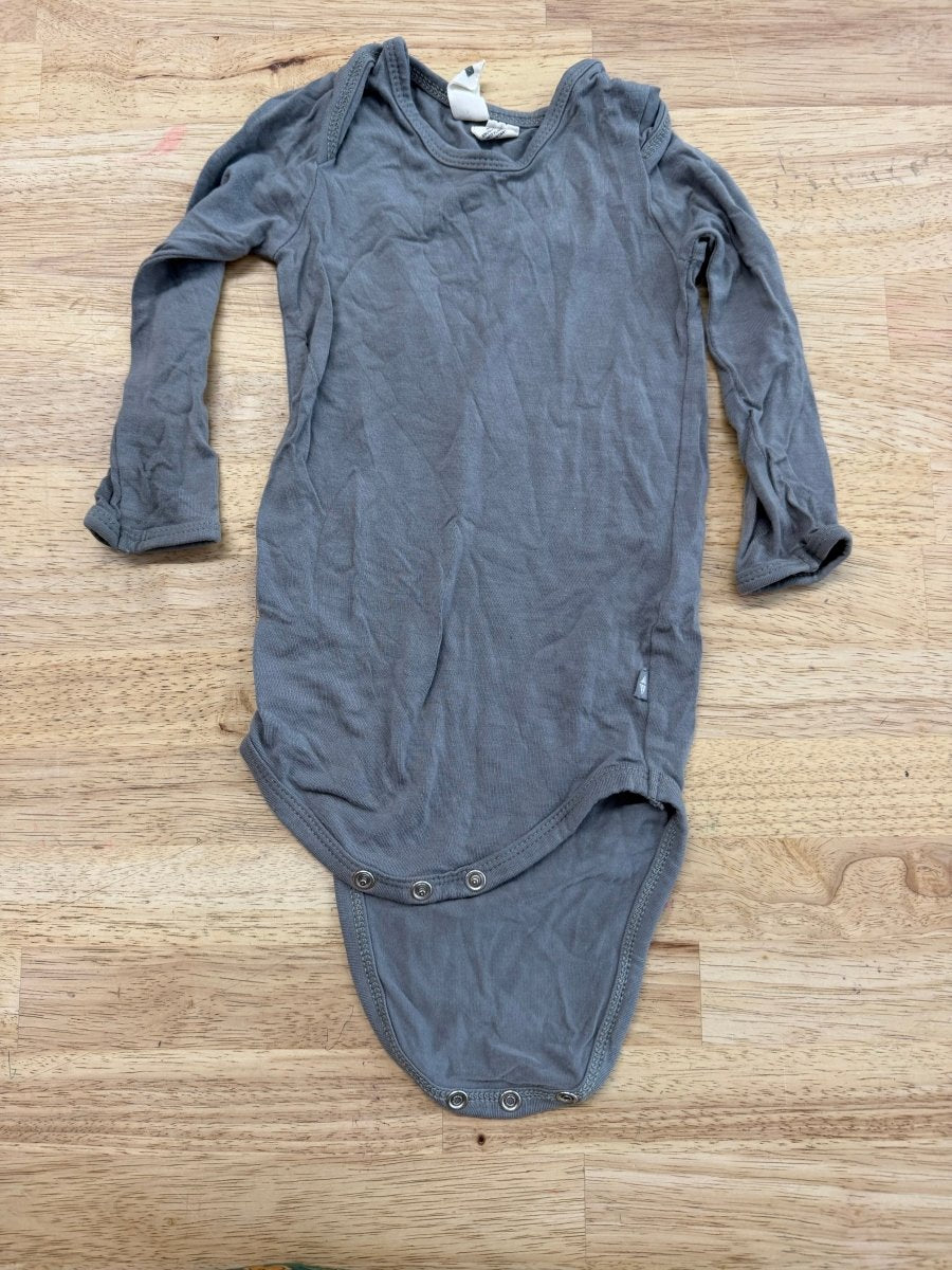 Kyte Baby Green Bamboo Long Sleeve Bodysuit – 6–12M - Nest and Sprout-Consignment