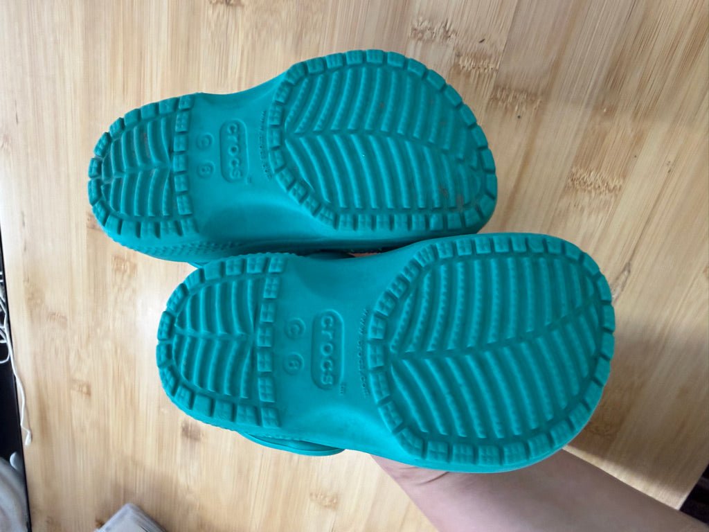 Crocs – C6 (EU 22) | Green - Nest and Sprout-Consignment