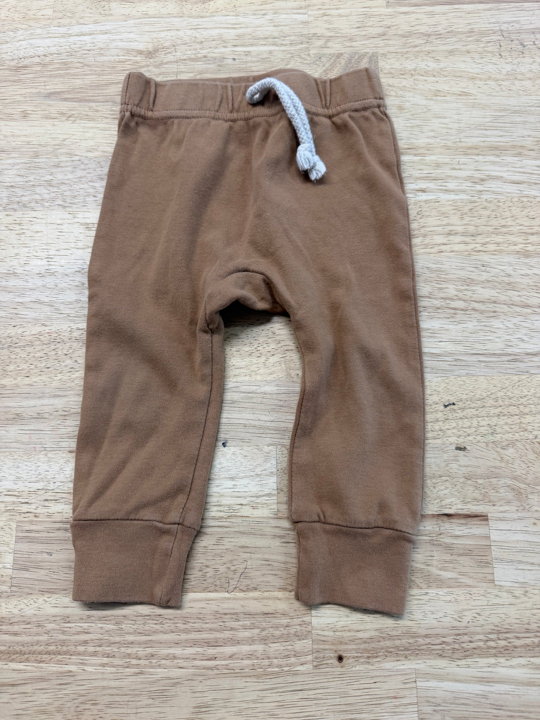 Mila and Co Caramel Legging – 6–12M