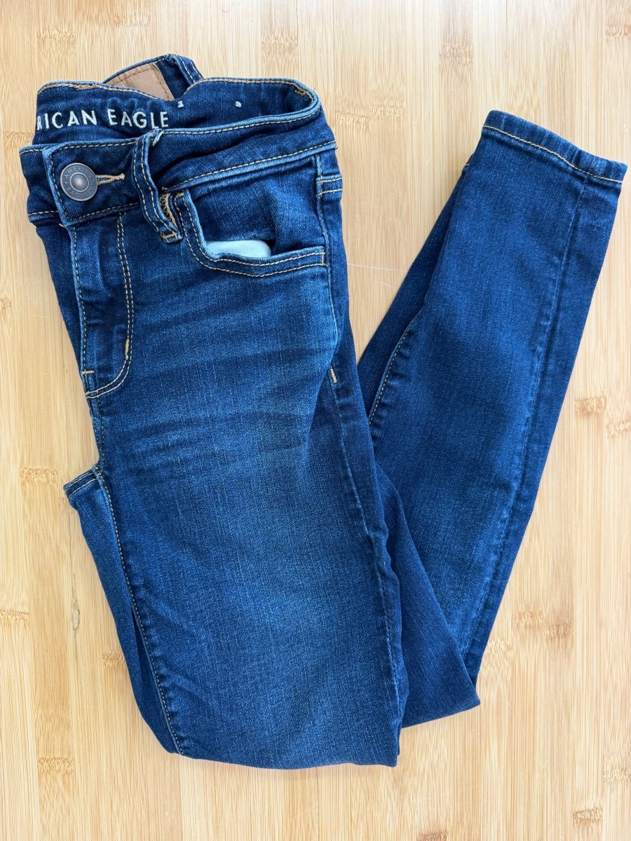 American Eagle Dark Wash Jegging Shorts – 0 | Adult - Nest and Sprout-Consignment