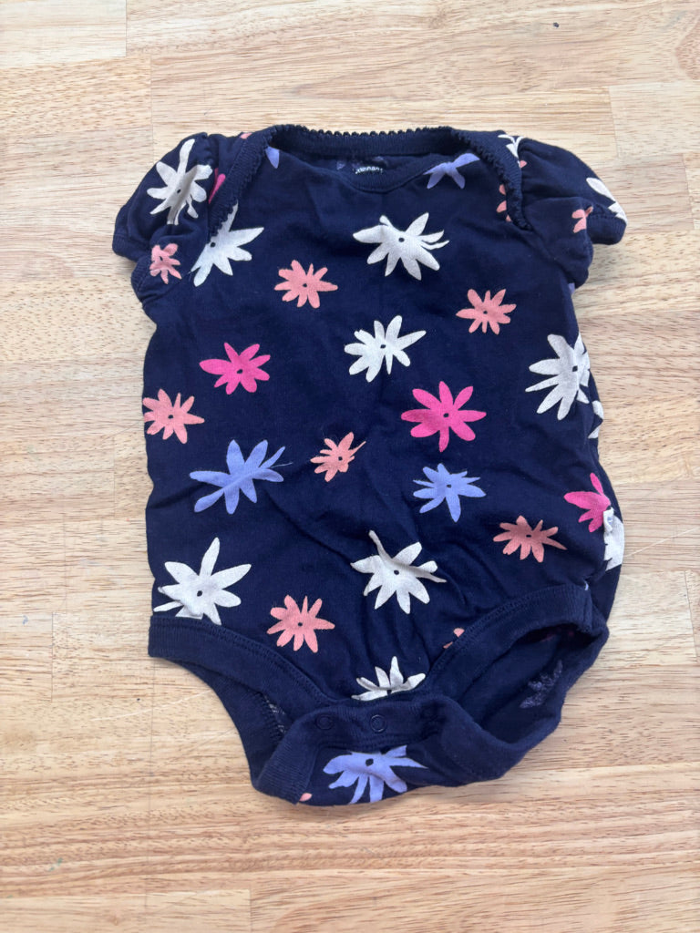 Gap Bodysuit – 3–6M Navy Floral