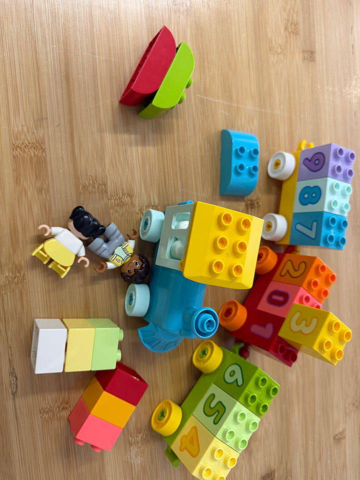 Duplo Train – One Size | Light Blue & Green