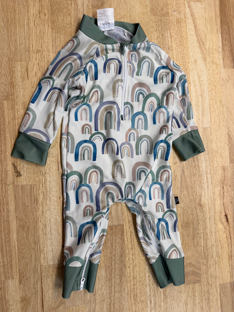 Honeysuckle Rainbow One-Piece – 6–12M | Green | Excellent