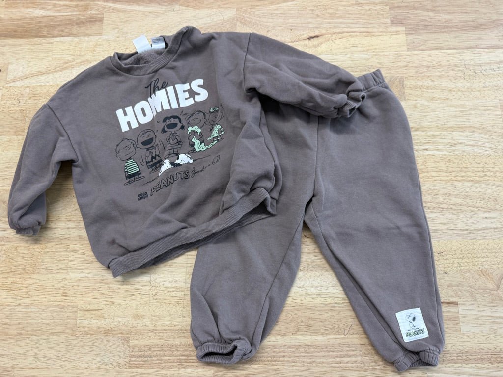 Peanuts x H&M Two-Piece Set – 12-18M | Brown Sweatshirt & Joggers Excellent - Nest and Sprout-Consignment