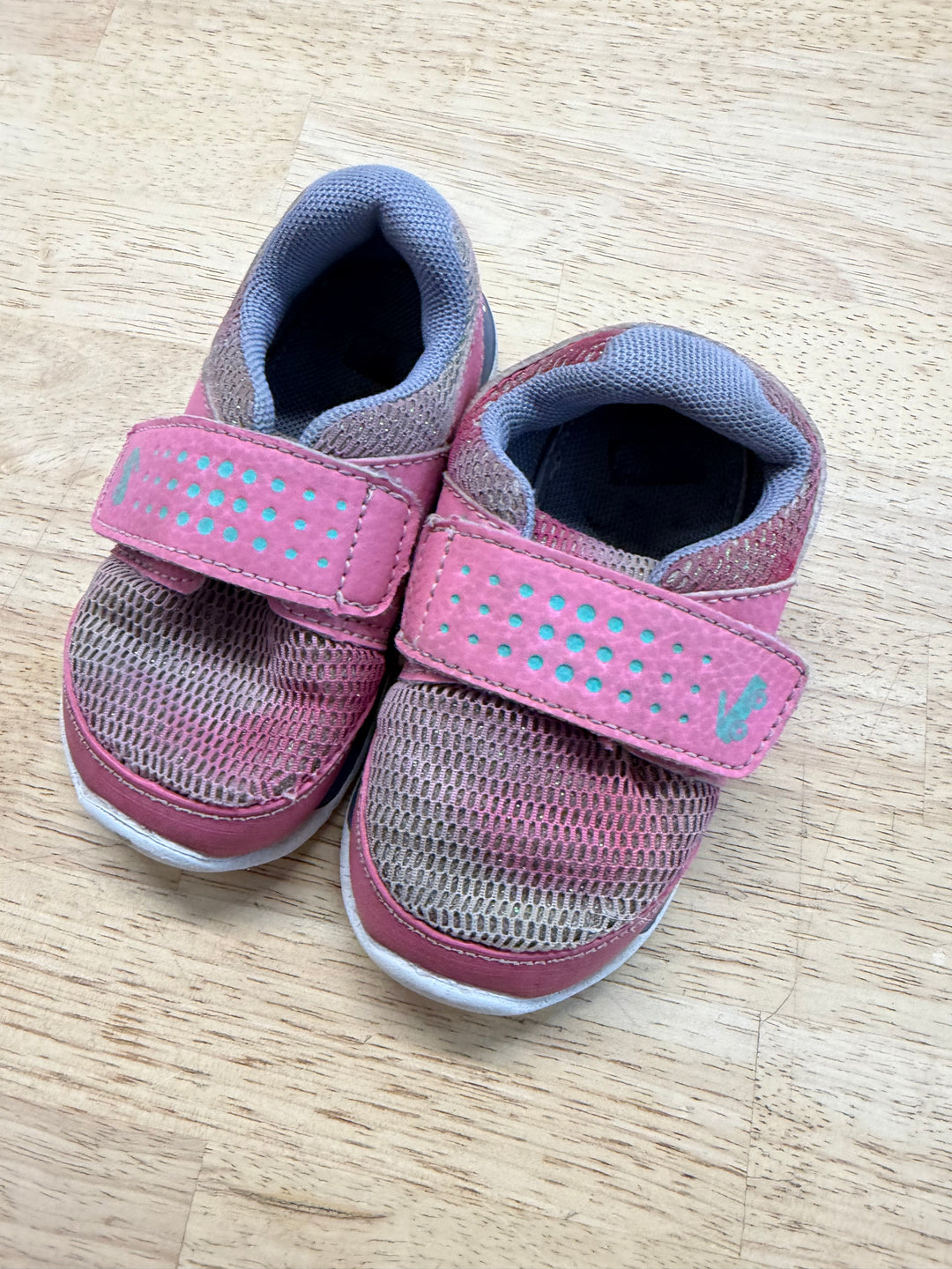 See Kai Run Pink Velcro Sneakers – 5 (EU 21) | Play