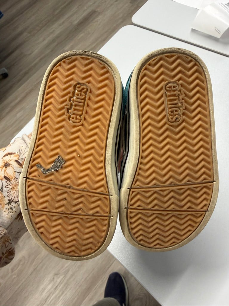 Etnies High Tops – 6 | Blue & Black Lace - Up | Play - Nest and Sprout - Consignment