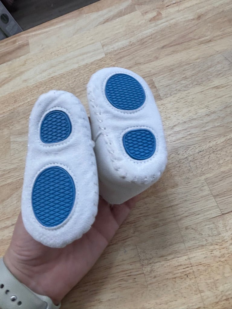 Early Walker Shoes – Size Infant(White/Blue, Sherpa Lined) - Nest and Sprout - Consignment