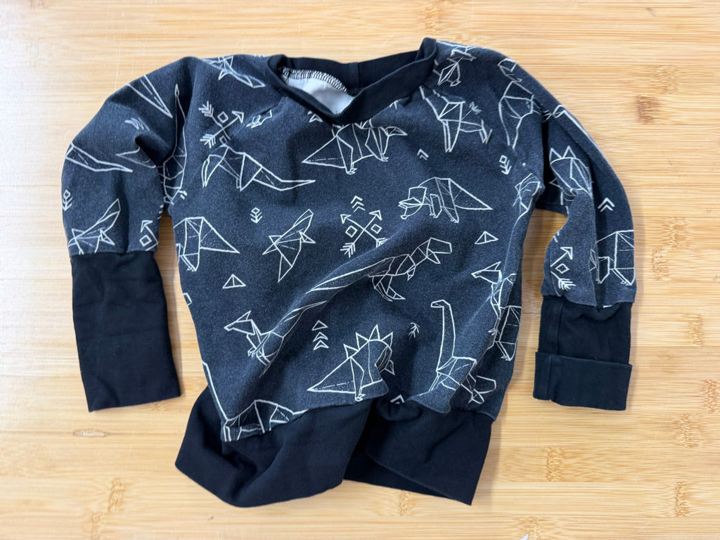 Grow By Zoe Grow With Me Shirt – 1-3 Years | Black with Paper Animals