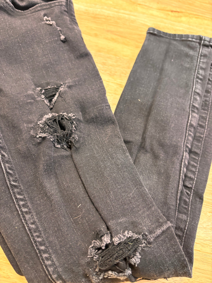 Abercrombie Distressed Skinny Jeans – 9/10