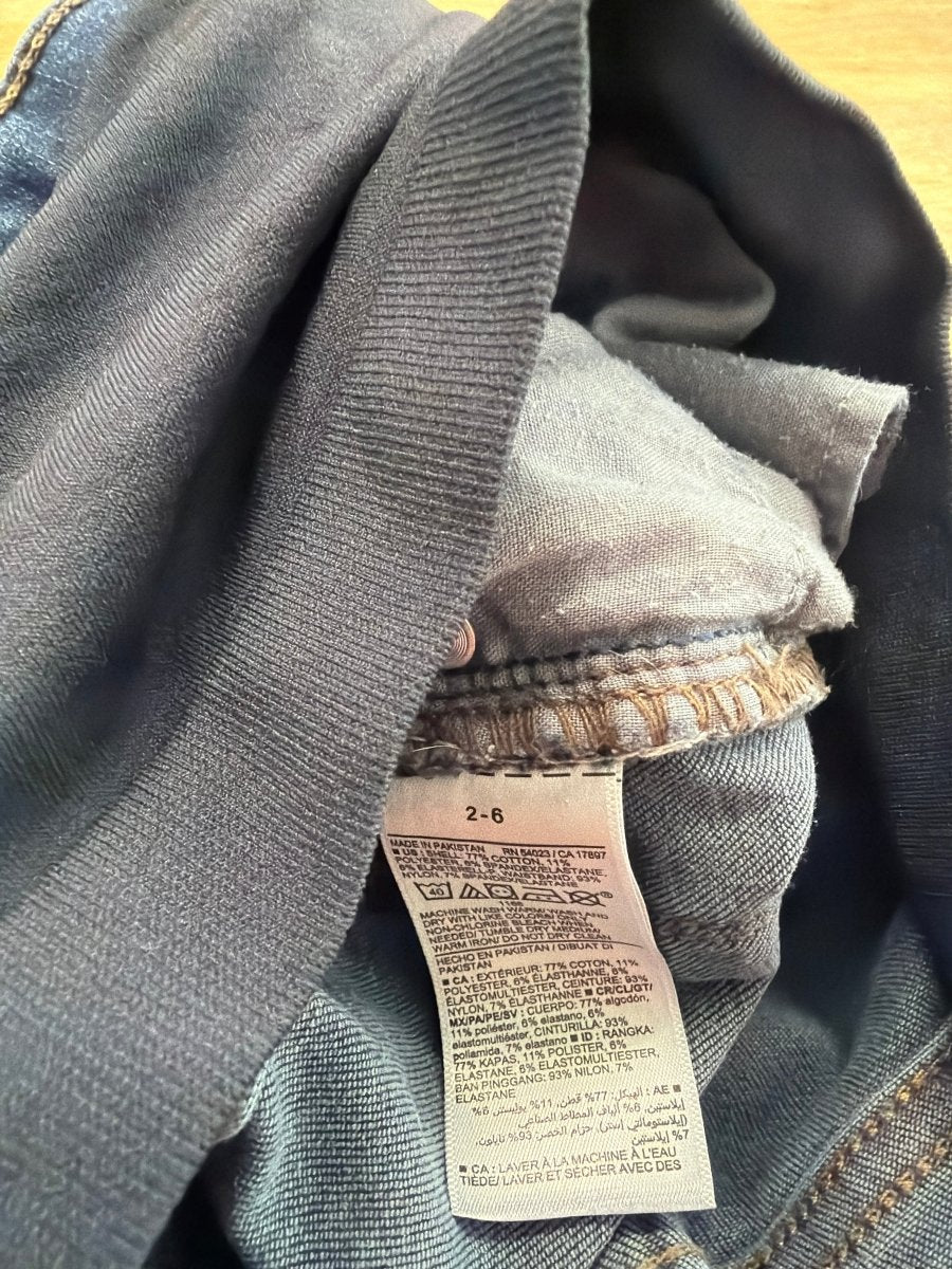 Old Navy Maternity Rockstar Super Skinny Jeans – Size 2–6 (Dark Denim) - Nest and Sprout - Consignment