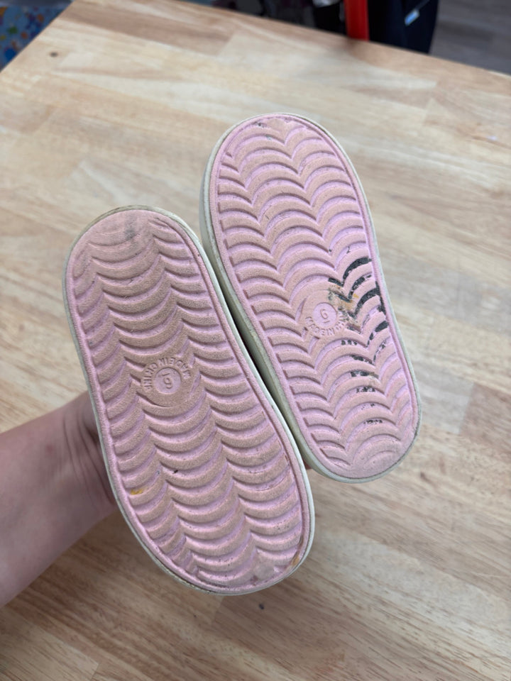Pink Boat Shoes – Size 6