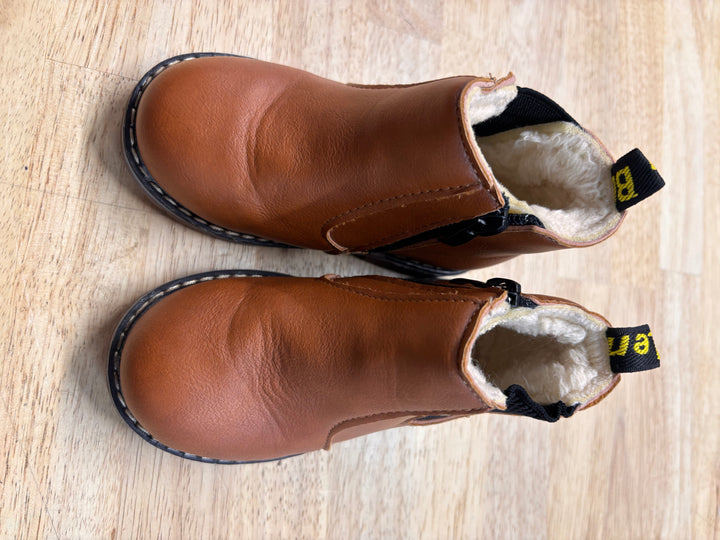 Chestnut Faux-Fur Ankle Booties – Size 24