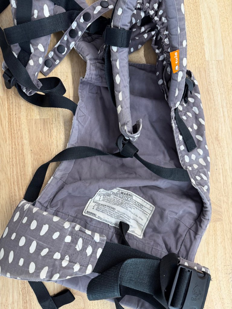 Tula Free to Grow Carrier | Wonder Print – 2017 - Nest and Sprout - Consignment