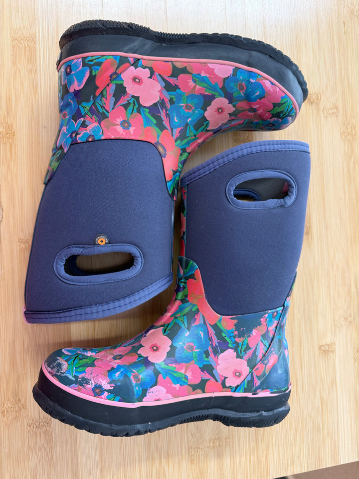 Bogs Classic Pansies Insulated Rain Boots – Youth 3 (EU 35) | Play