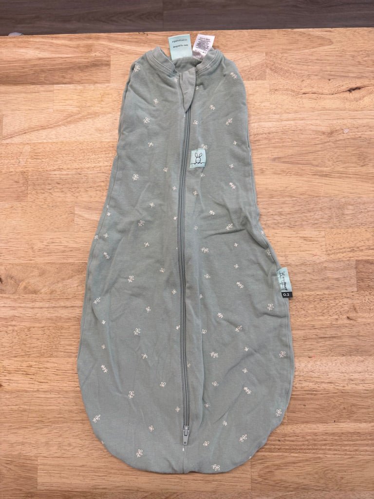 Ergopouch Swaddle – 0–3M | Sage Green 0.2 Tog Lightweight - Nest and Sprout - Consignment