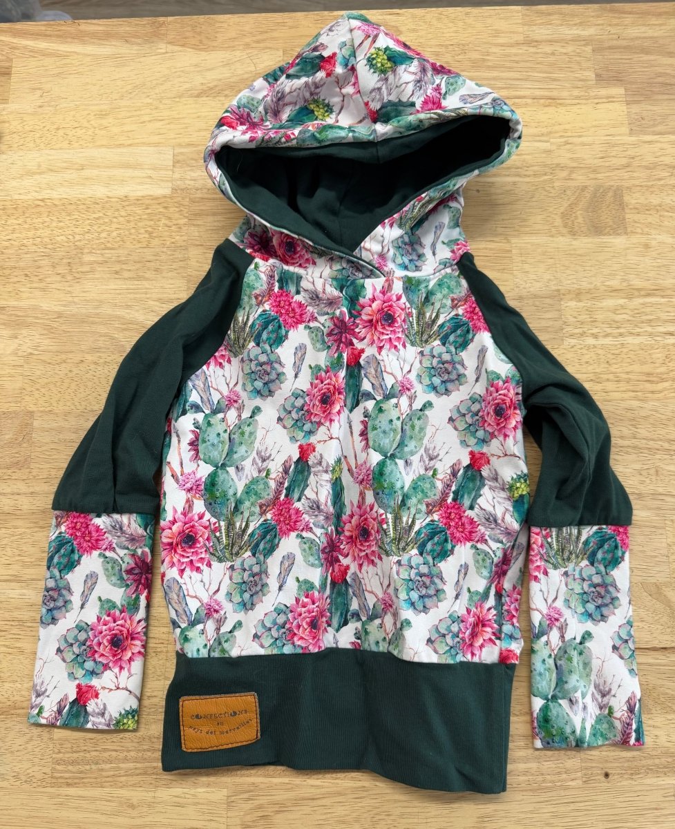 Confection au Pas de Merveilles Grow-With-Me Hoodie – 9–36M | Cactus Floral Handmade