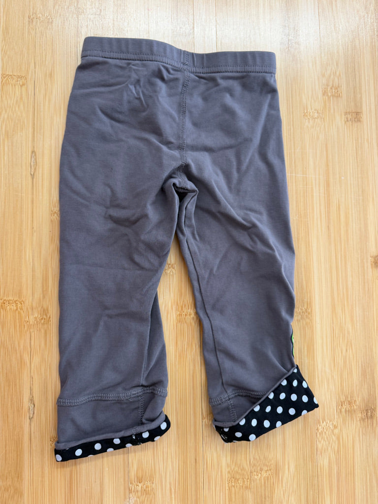 Peekaboo Beans Capri Leggings – 3 | Grey with Polka Dot