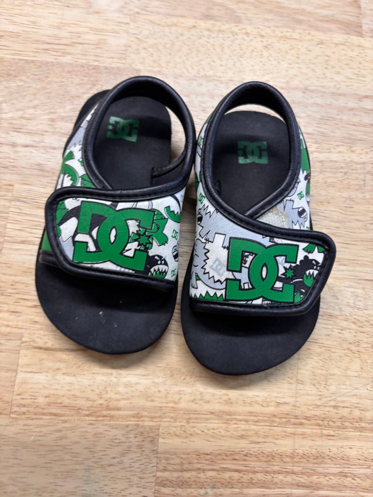 DC Sandals – 15cm Alligator Print - Nest and Sprout - Consignment