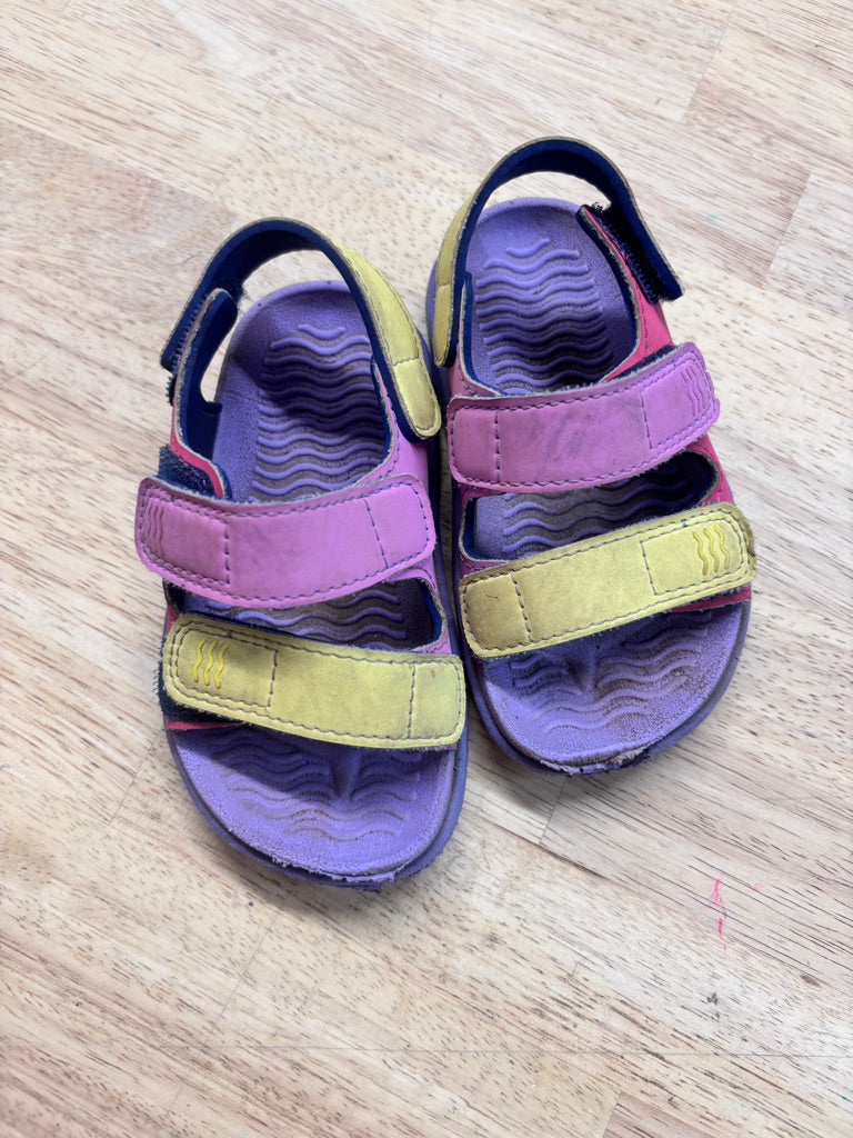 Native Strap Sandals – 7 estimated sizing