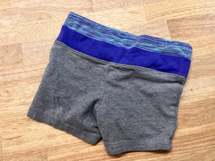 Old Navy Shorts – play 6–7 years