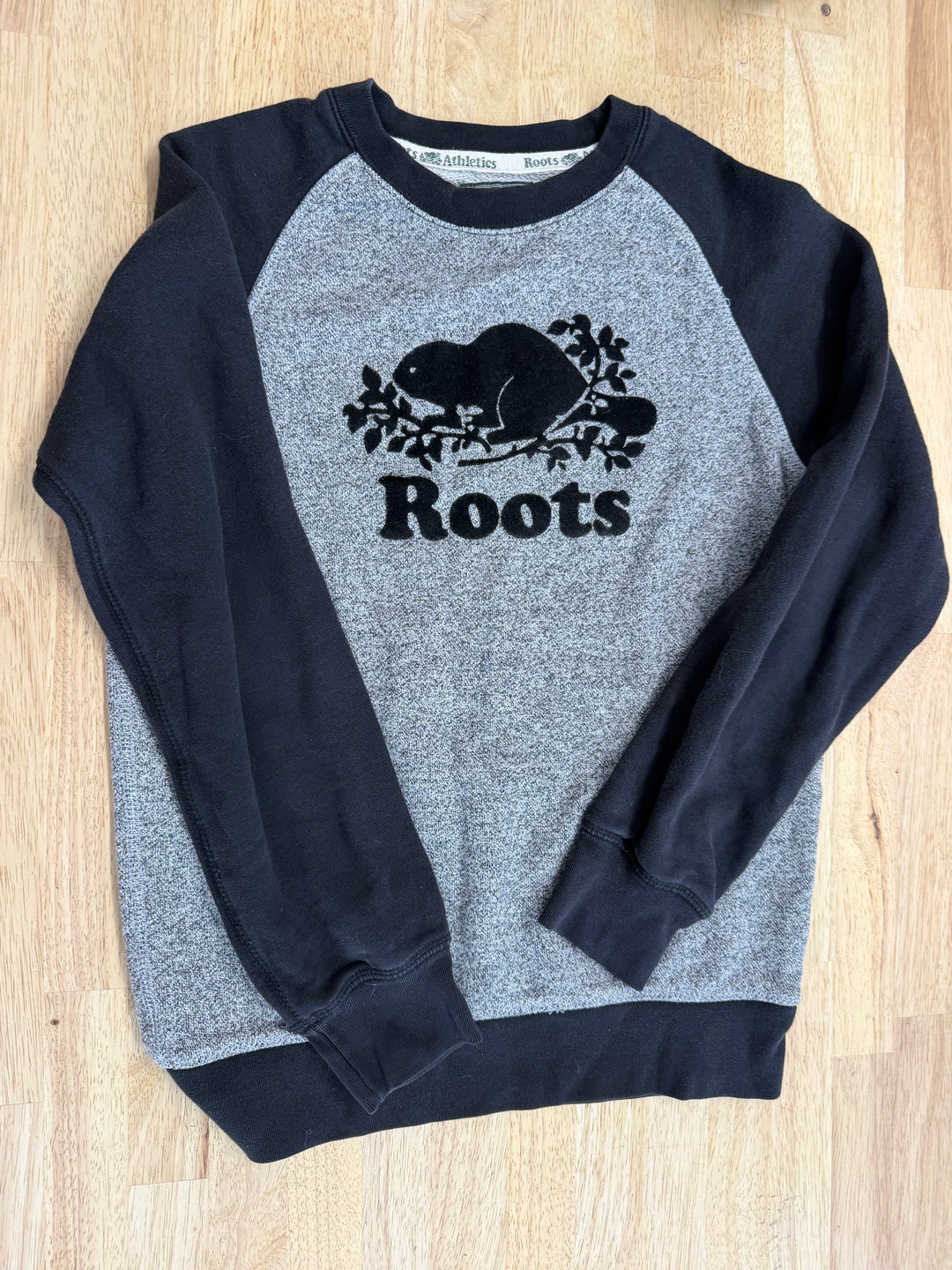 Roots Kids Two-Tone Sweatshirt – XL (11–12Y, 150cm) | Black & Grey Excellent
