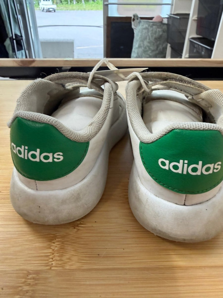 Adidas Cloud Bubble Velcro Sneakers – 9.5 | White - Nest and Sprout-Consignment