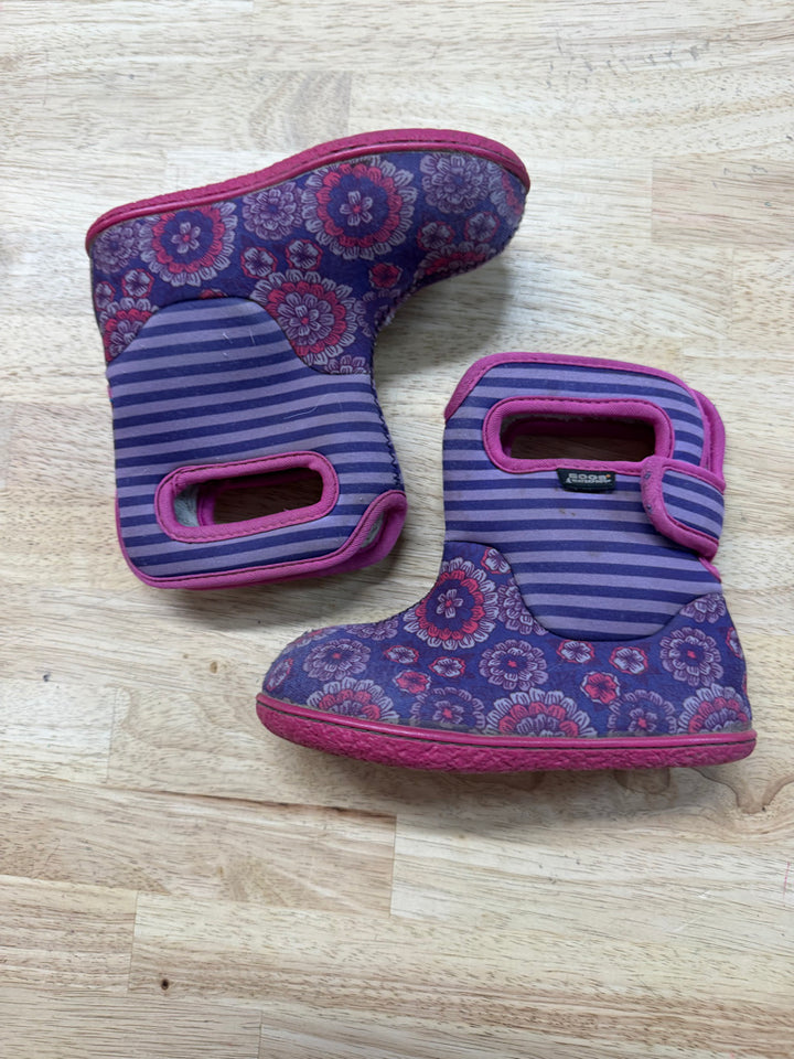 Bogs Winter Boot – 9 | Purple Floral | Fleece Lined