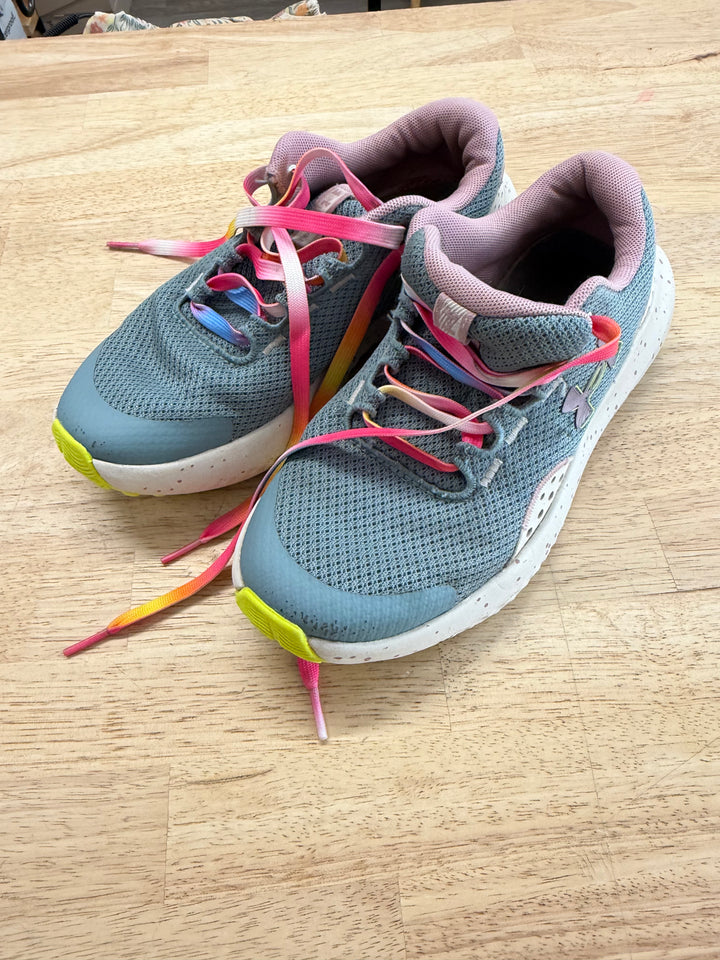 Under Armour Shoes – Youth 4.5 | Blue | Pink Inner | Rainbow Laces