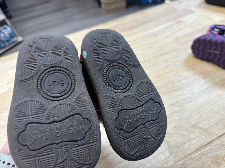 Wee Squeak Velcro Shoes – Chestnut | Size 5