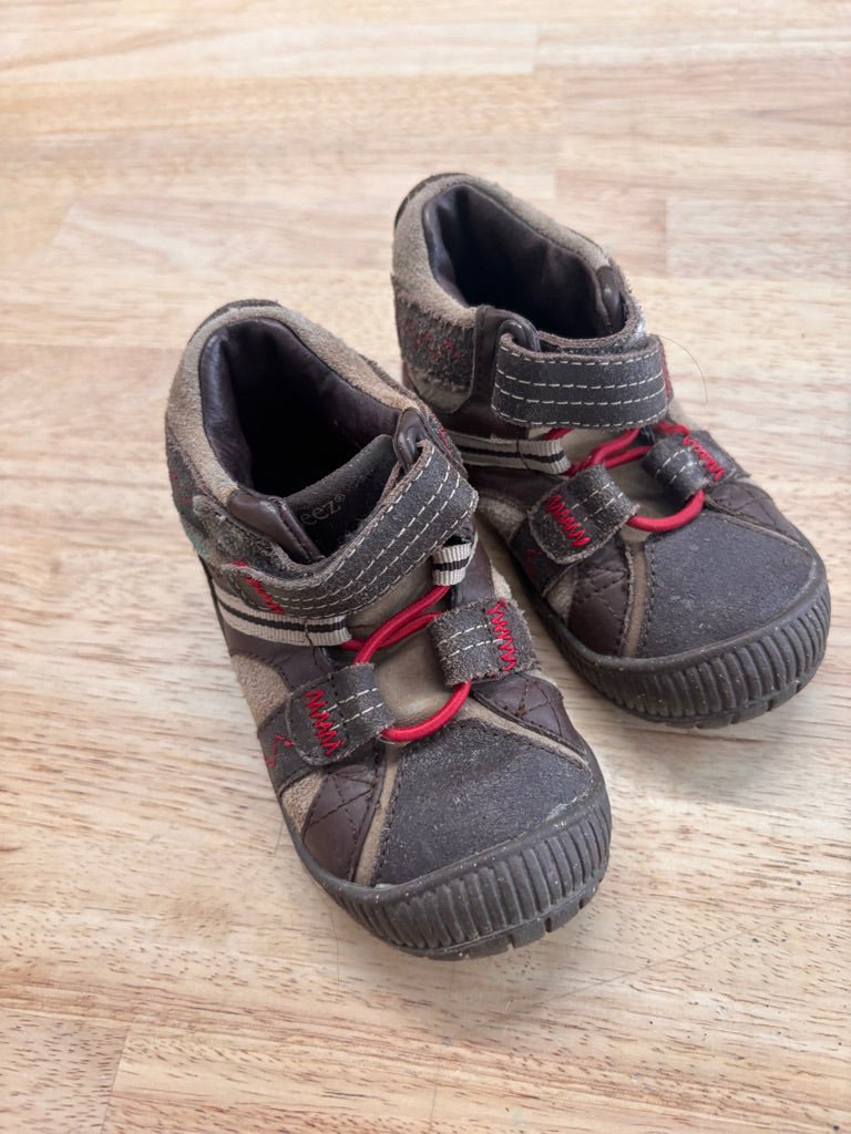 Robeez EU 23 Brown Trail Boots - Nest and Sprout - Consignment