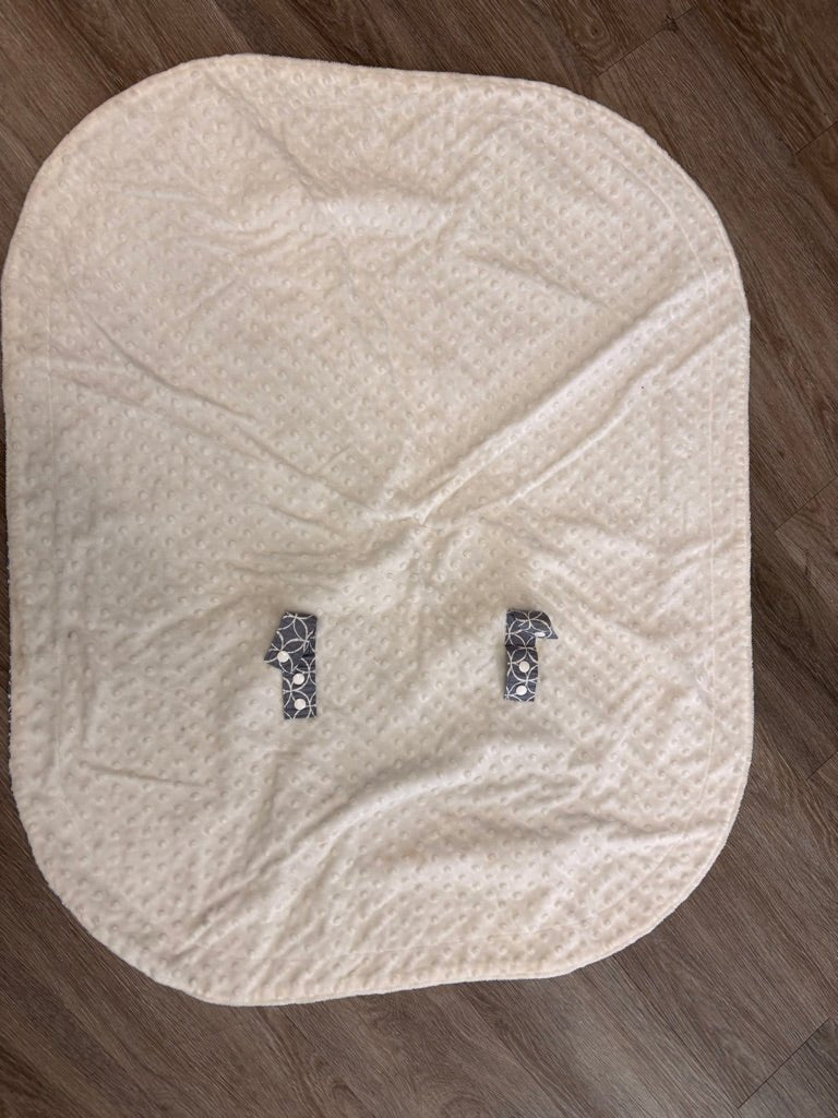 Reversible Car Seat Cover – Grey & White Sherpa - Nest and Sprout - Consignment