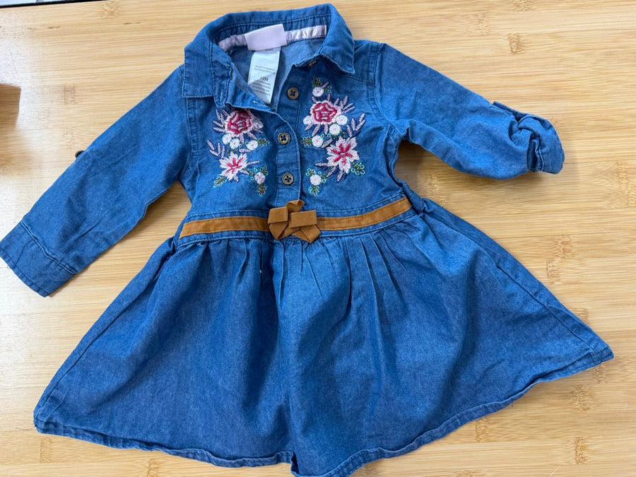 Little Lass Embroidered Denim Dress – 12M | Lightweight Long Sleeve Collar Floral - Nest and Sprout-Consignment