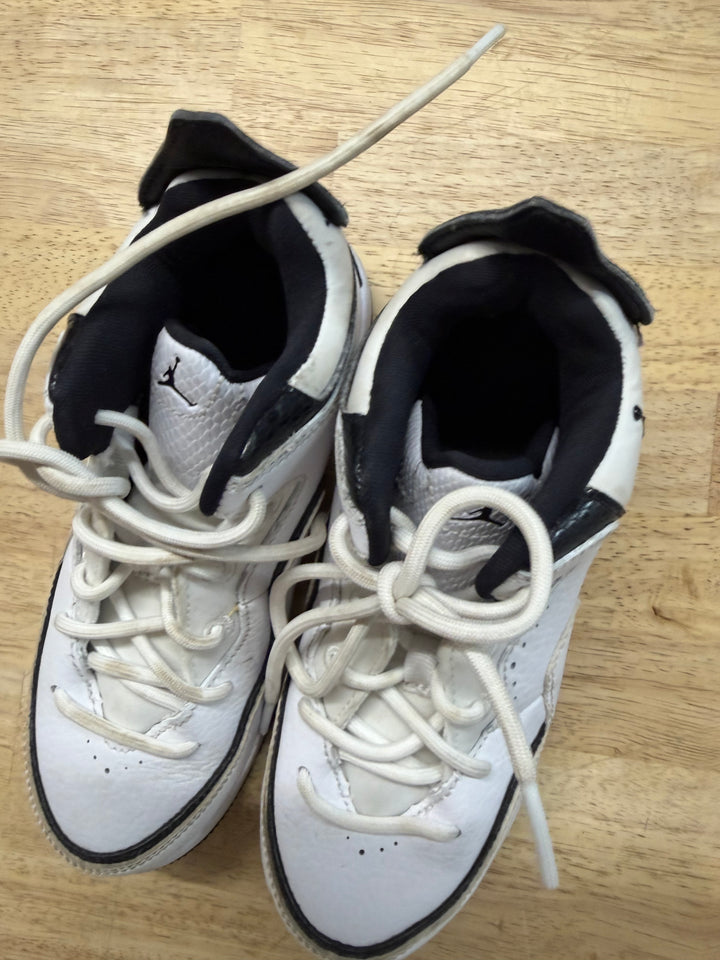 Jordan Lace Up Runner – Youth 1 | White and Black